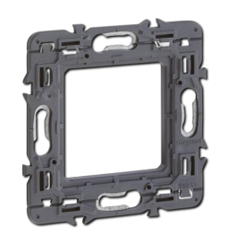 Legrand - Céliane 2024 - Prise de courant étanche complet - Blanc - IP44 - Réf : CG8111